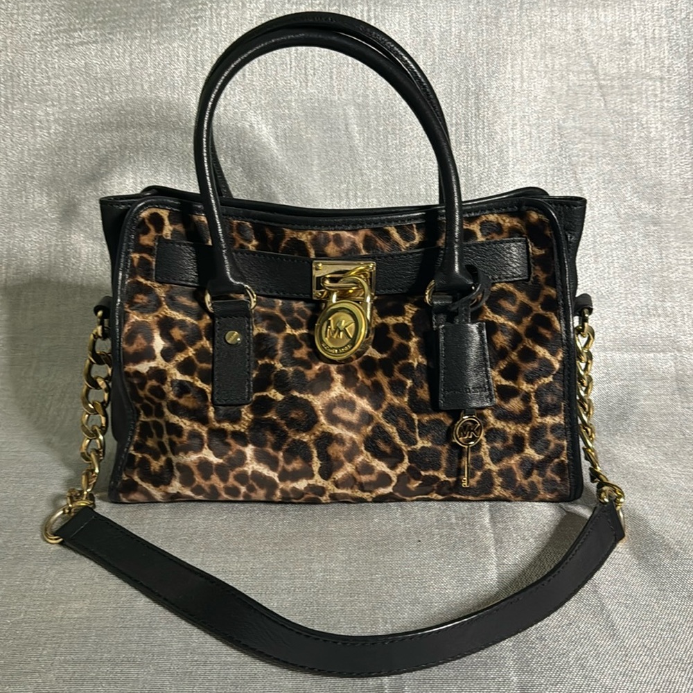 MICHAEL KORS HAMILTON CALF HAIR HANDBAG WITH SHOULDER STRAPS. SOLD-AS-IS